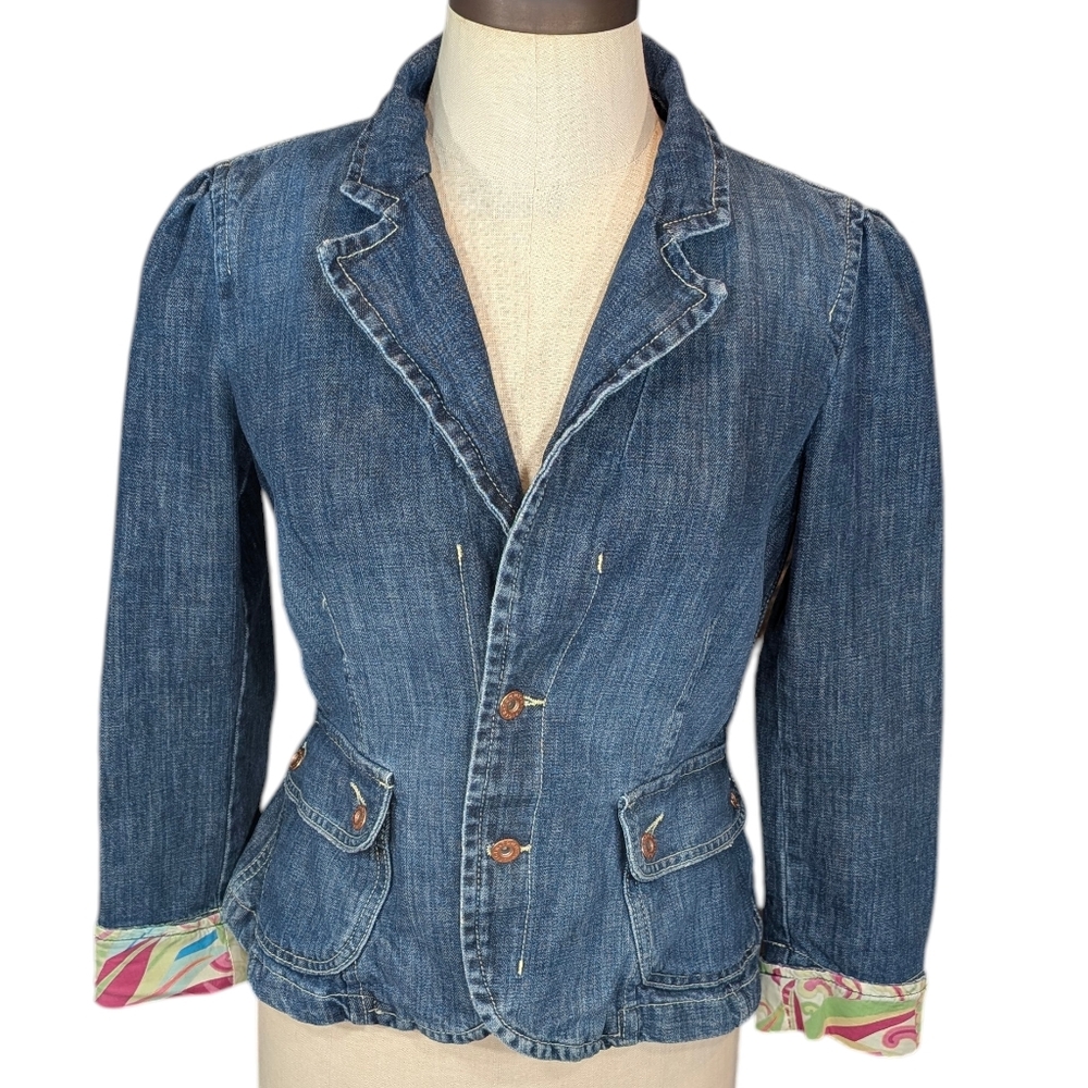 Tommy Hilfiger cotton denim tailored jean jacket. Size 6
